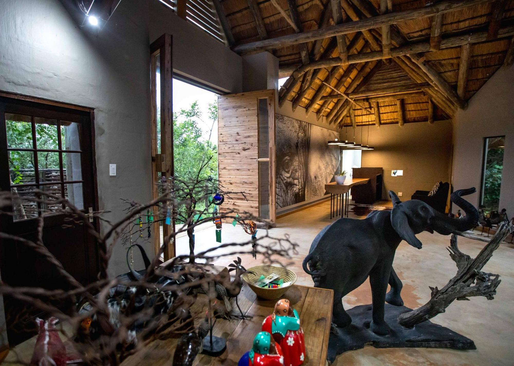 Royal Thonga Safari Lodge Sihangwane Exterior photo