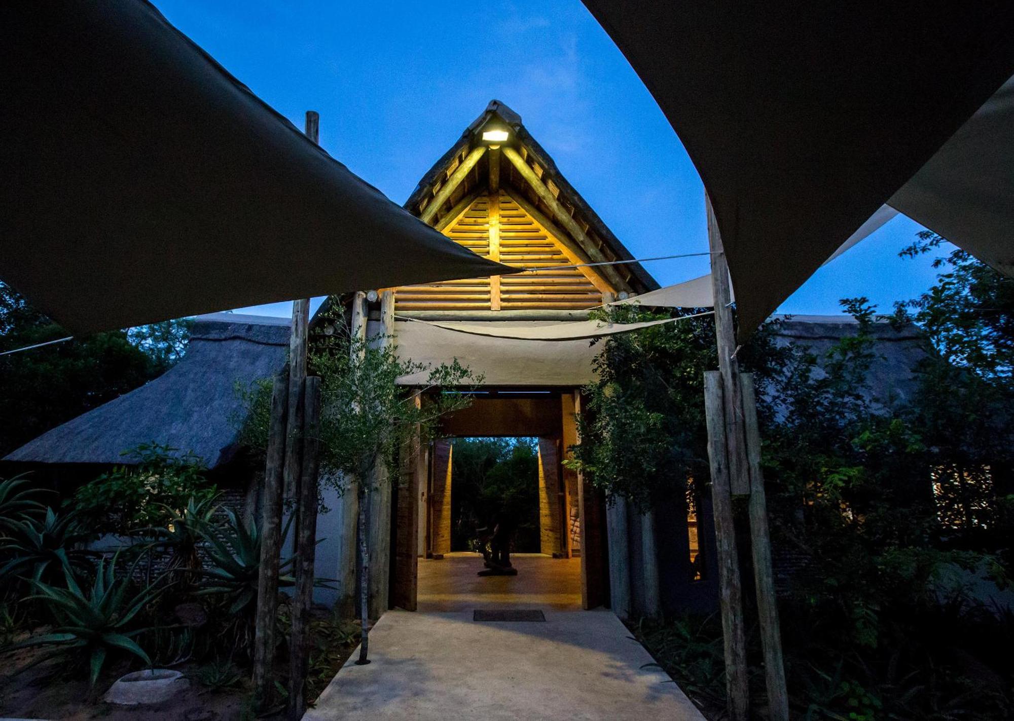 Royal Thonga Safari Lodge Sihangwane Exterior photo